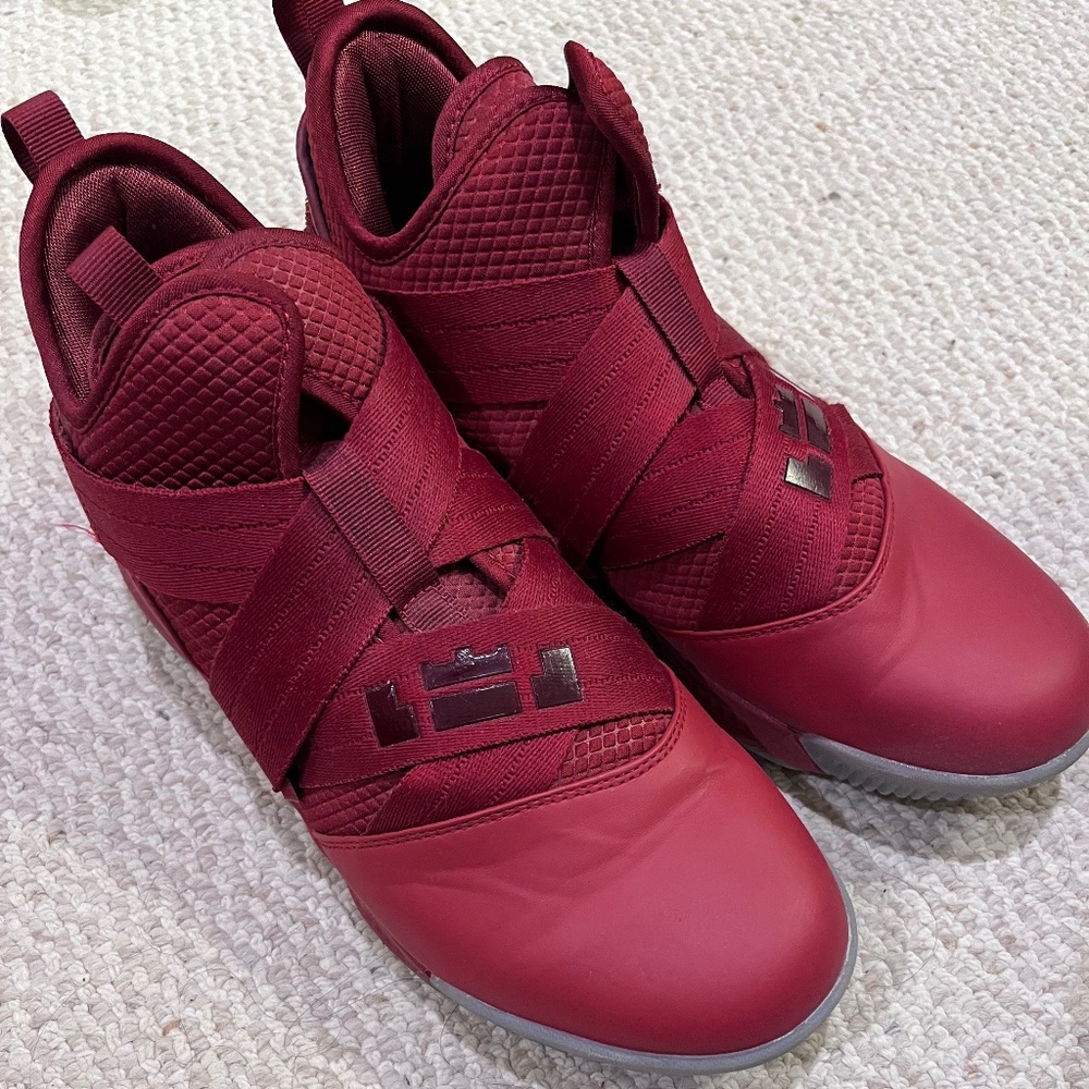 Mens 9.5 shoes